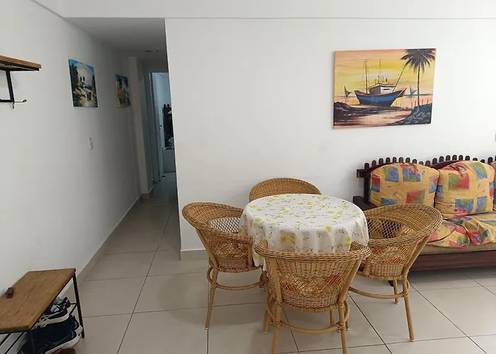Apartamento Completo com Piscina no Condomínio em Cabo Frio
